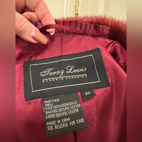 Terry Lewis Classic Luxuries Burgundy Faux Fur; Plush, Rich & real looking fur. - Picture 10 of 12